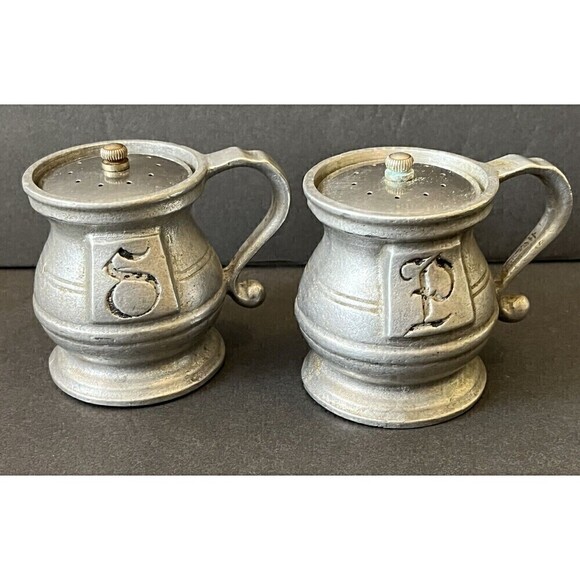 Wilton Armetale Pewter Salt and Pepper Shakers Plough Tavern Vintage RWP Metal - Picture 8 of 10